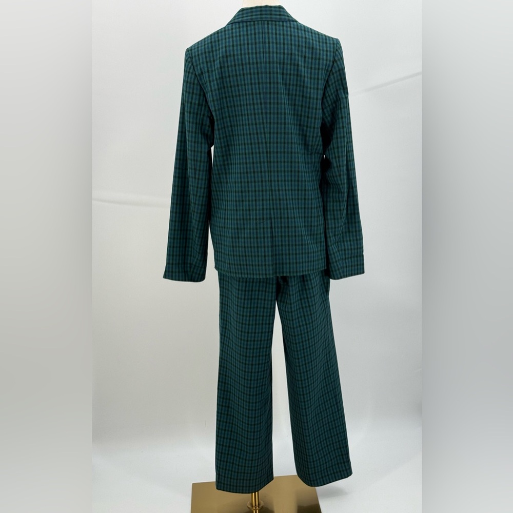 Draper James Sophisticated Green Plaid Two-Piece Suit – Office to Evening Style - Picture 13 of 15